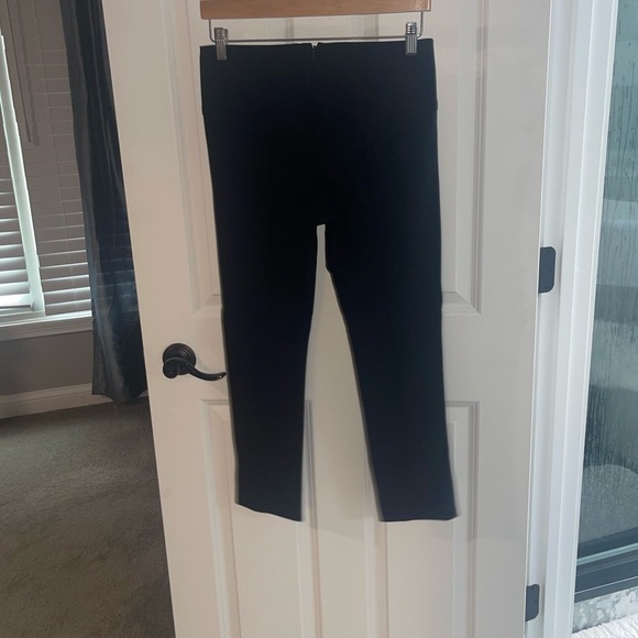 VERONICA BEARD Scuba Slim-Fit Pant Black High-Rise Cropped Pant {$295} Black 6 - Picture 7 of 12